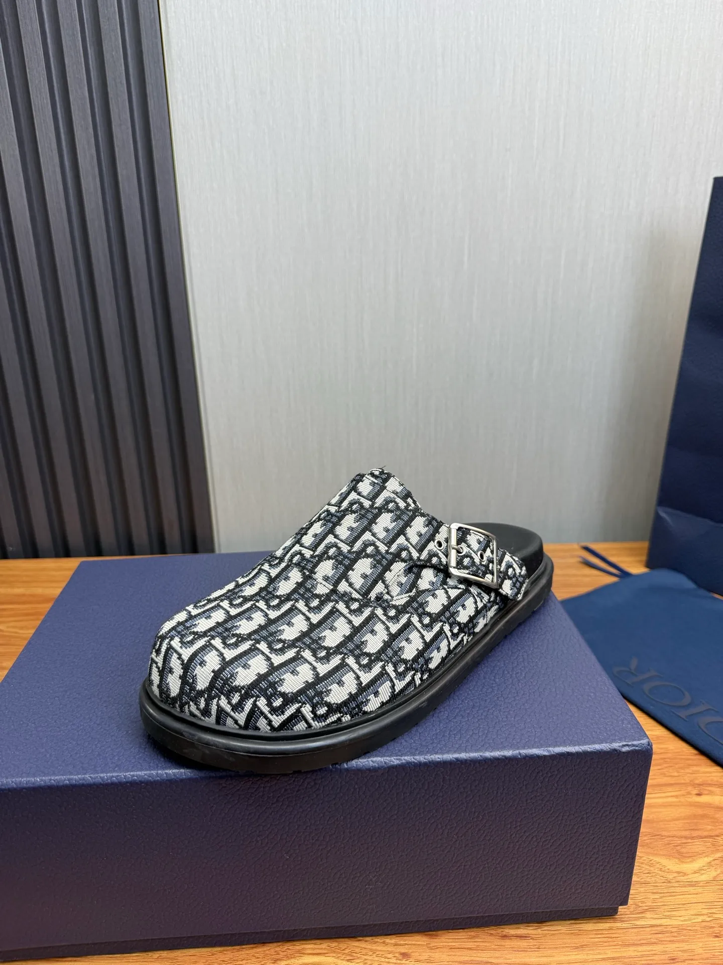 Men's men's shoes 420💰 Dior. Men's slippers🩴Official website 1:1 production 38-45 yards 45 46 🉑️Customized original material shipped✅